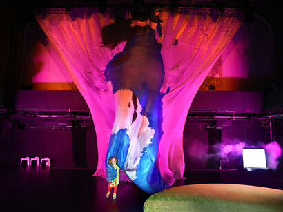 Und oder oder oder oder und und beziehungsweise und oder beziehungsweise oder und beziehungsweise einfach und. Courtesy of Residenztheater