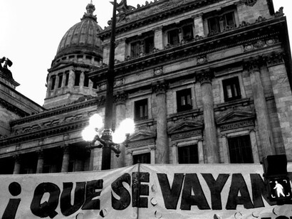 Buenos Aires, Argentina. Manifestación ante el congreso con la consigna de las asambleas