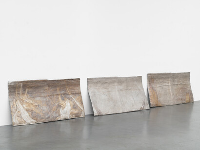 Yet to be titled, 2020
Bronze (bronze leaning sculpture, 3 parts)
Varible dimensions
Courtesy the Artist and Xavier Hufkens, Brussels
photo credit: HV-studio