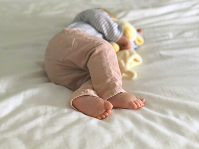 Lapona es un modelo de negocio que se basa en el alquiler mensual de prendas de vestir para tu bebé