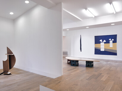 Liudvikas Buklys, Vue d’exposition Liudvikas Buklys, Rolling holders and windows, 2014, Photo : Rebecca Fanuele, Courtesy galerie Cortex Athletico, Bordeaux-Paris