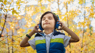 Ascoltare è un udire attento che necessita impegno e consapevolezza