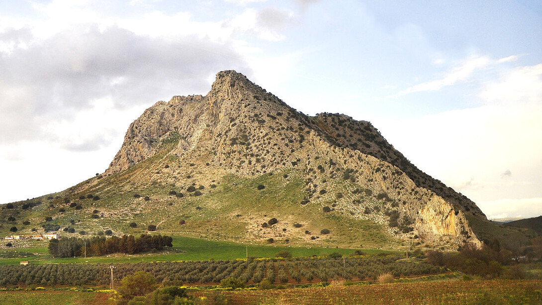 La Peña de los Enamorados ubicado en el municipio de Antequera en Málaga, España
