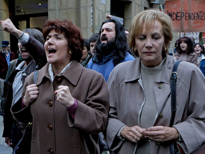 Fotograma de la serie de televisión «Patria»