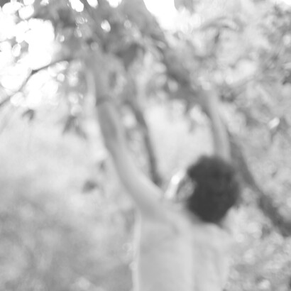  "Amore" e "Fretta" sono le parole chiave nella stesura del lavoro. Apprezzare la noia che alimenta il desiderio, sentire il bisogno di rallentare il ritmo e riprendere a sognare. Foto da @dino.semeraro