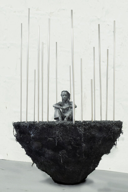 Cyril De Commarque, Oro, 2019, HDPE recycled plastics sculpture and recycled plastics base.
©The Artist.