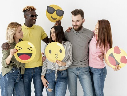 A dopamina é muitas vezes chamada de “molécula da recompensa”. Ela é liberada quando realizamos algo que nos dá prazer ou quando estamos próximos de alcançar um objetivo. Essa substância está profundamente ligada à motivação, à expectativa e ao sentimento de conquista