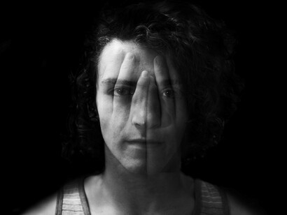 L'intelligenza artificiale potrebbe essere impiegata per perfezionare il processo di clonazione, garantendo che i corpi umani cloni siano privi di difetti genetici e ottimizzati per la salute