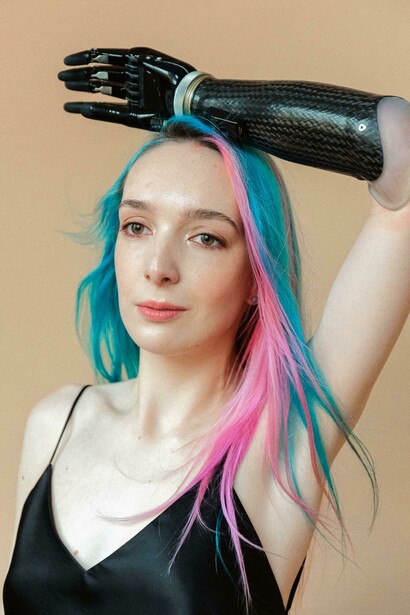 El transhumanismo busca mejorar al ser humano mediante tecnologías avanzadas, como la inmortalidad física o la criogenización