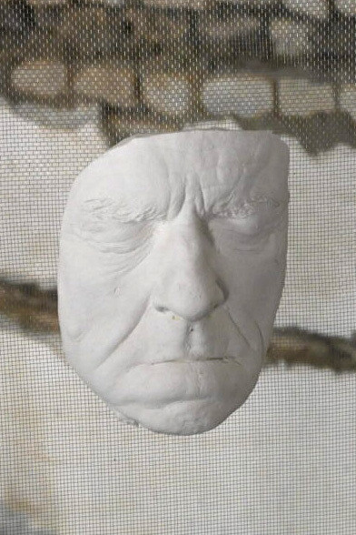 "Present Past" - Exhibition in Spaç that perpetuates the suffering of former prisoners