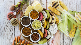 Un cesto lleno de arepas y sus rellenos. Imágenes cortesía de Dianita Ruiz Hueck