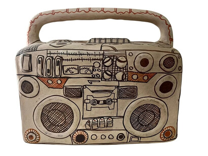 Cisco Jiménez, Radiograbadora horizontal, 2021. Courtesy of Ruiz-Healy Art Gallery