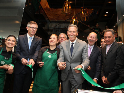 Inauguración del primer Starbucks en Colombia