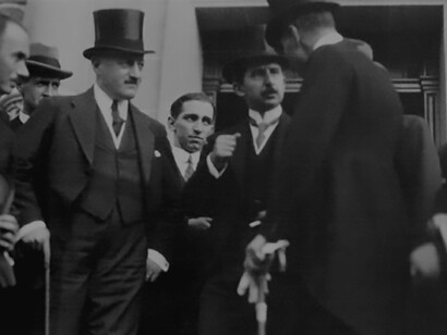 Turkish delegation after having signed the Treaty of Lausanne. The delegation was led by İsmet Pasha (İnönü) (in the middle) and Rıza Nur (on the left wearing the top hat)