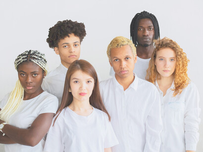 La humanidad de hoy busca la paz, pero su búsqueda a menudo termina en conflicto porque aún no ha logrado su integración