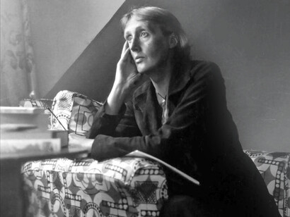 Virginia Woolf, considerada una de las más destacadas figuras del modernismo anglosajón del siglo XX y del feminismo internacional