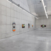 Henry Krokatsis, Viúvas, órfãos e estranhos, vista da exposição. Cortesia da Galeria Leme