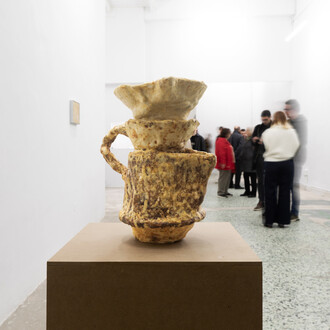 Carlos Fernández-Pello, Alguien nos entenderá cuando estemos muertos, vista de exhibición. Cortesía de Galería Nordés