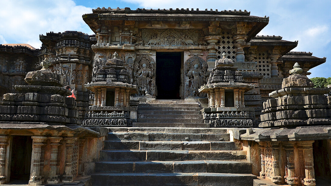 An entrance into the Hoysaleshwara temple in Halebidu