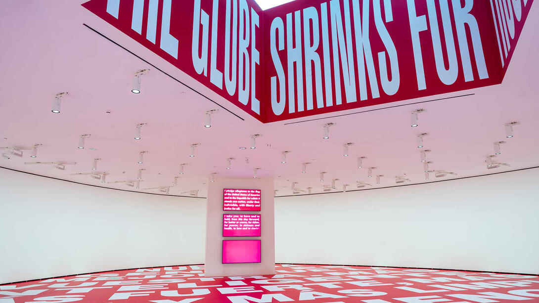 Barbara Kruger, Another day. Another night, vista de exhibición. Cortesía del Museo Guggenheim Bilbao