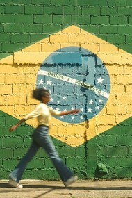 Bandeira do Brasil pintada em muro