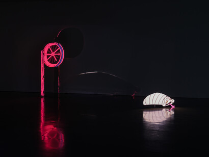 Alex Hubbard, Abstract or regular, exhibition view. Courtesy of Regen Projects 