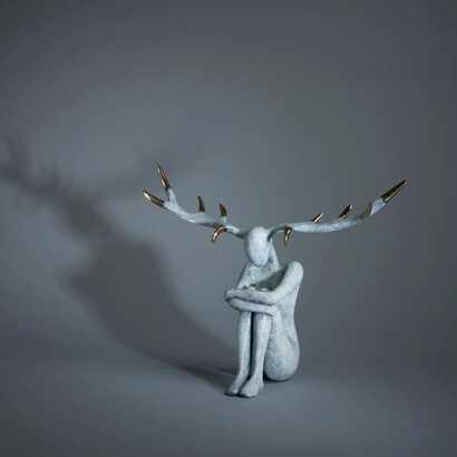 Orla de Brí, She stag in white. Courtesy of Solomon Fine Art