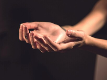 Mãos. Aceitar que o instante vivido