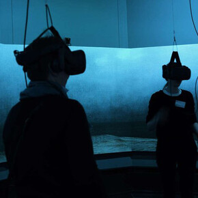 At the beach with the monk. Courtesy of Alte Nationalgalerie