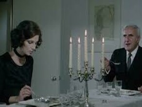 Una scena del film "Hanno cambiato faccia"