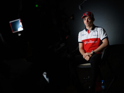 Charles Leclerc durante le riprese di "Drive to survive".Foto di Daniel Vojtech
