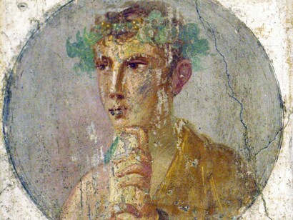 Giovane con rotolo, da Pompei, VI Insula Occidentalis, inv. nr. 9085, Museo archeologico nazionale di Napoli, Italia