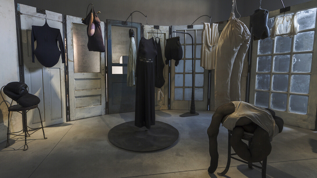 Louise Bourgeois, Cell (Clothes), 1996. Courtesy of Fondazione Prada