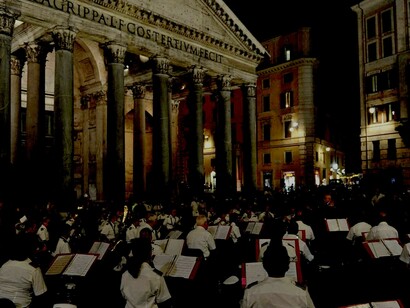 La nueva iluminación del Panteón se inauguró con acordes de Morricone