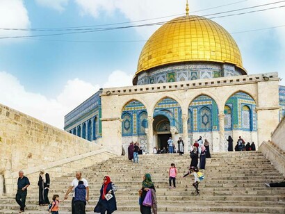 People queueing to visit Al-Aqsa mosque in Jerusalem