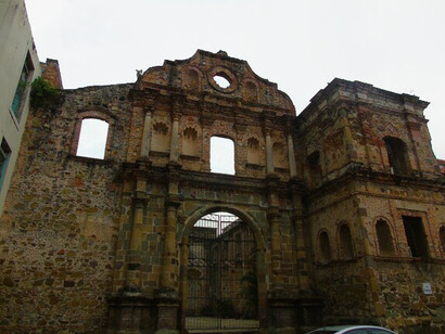Uno de los instrumentos más poderosos en esta lucha fue la creación de la Compañía de Jesús. Ruinas del antiguo Convento de la Compañía de Jesús, Ciudad de Panamá, Panamá