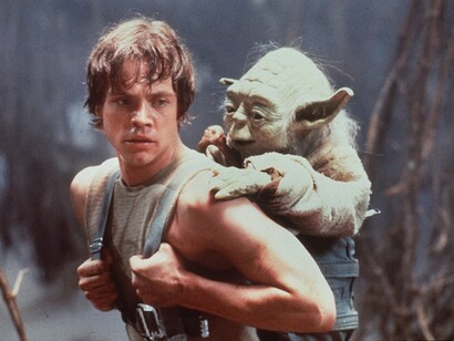 Luke Skywalker con el maestro Yoda