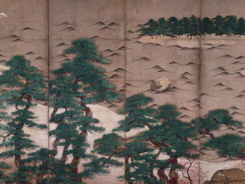 Pini sulla spiaggia, Metà del XV secolo (periodo Muromachi), Coppia di paraventi a sei ante, Inchiostro, colore e polvere d’argento su carta, cm 159,7 x 355,8 (ciascun paravento), Designato importante proprietà culturale (Jūyō bunkazai), Bunkachō (Agenzia per gli Affari culturali del Giappone)

