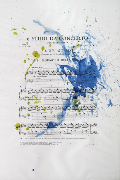 Giuseppe Chiari, Mormorii della foresta in blu, 1988 Gouache sur partition sur bois cm 150 x 108 / in 59 x 42.5 Courtesy Tornabuoni Art