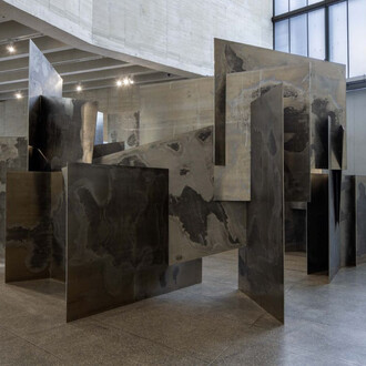 Ana Laura Aláez, Pabellón de escultura, vista de exhibición. Cortesía de MUSAC