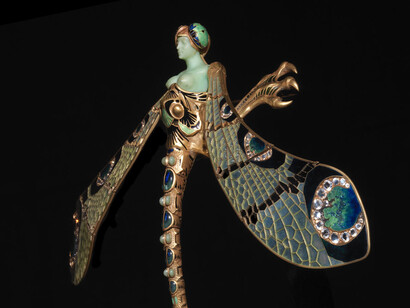 René Lalique, Dragonfly corsage ornament, France, c. 1897-98. Courtesy of Calouste Gulbenkian Museum 