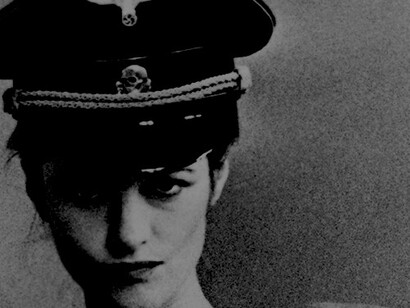 Charolotte Ramping en «El portero de noche» (1974), de Liliana Cavani, película de cuyo montaje fue responsable Kim