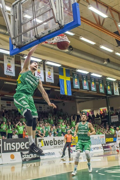 Darko Jukic slam dunk. Photo by David Nilsson Hamne