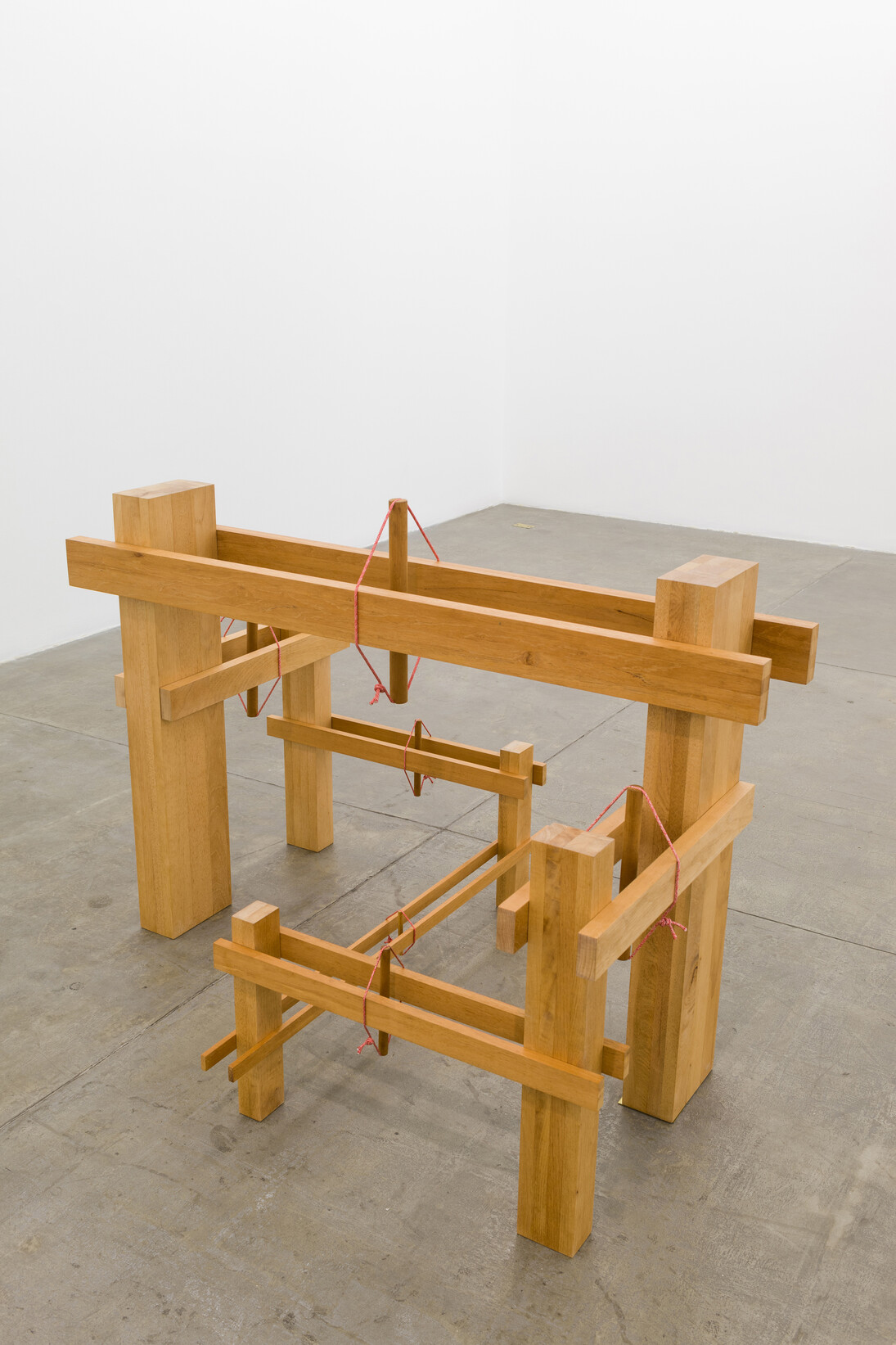 Carlos Bevilacqua, Ponte do Isolamento, 2015, Wood and nautical cable, 110 x 150 x 100 cm. Photo: Eduardo Ortega | Courtesy Galeria Fortes Vilaça