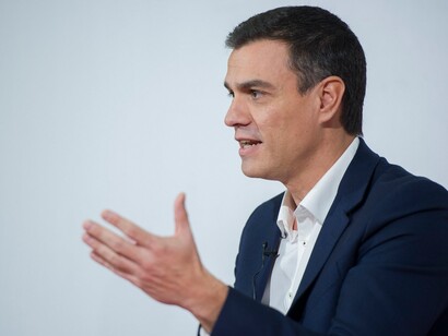 Pedro Sánchez dirigiéndose a sus simpatizantes