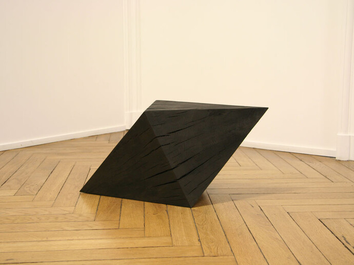 Angélique Lecaille, Geometric Landscape (octaèdre), Chêne teinté 70 x 34 cm, 2015