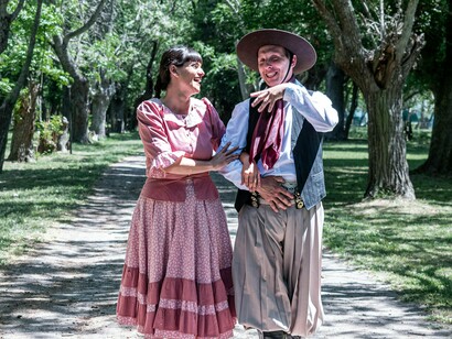 Mas Bento vai além do turismo. É uma cidade viva, com gente acolhedora e um senso de comunidade muito forte. Trabalhar lá era entender que as relações profissionais e pessoais se misturam com respeito e amizade 