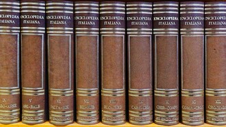 Alcuni volumi dell'Enciclopedia Italiana