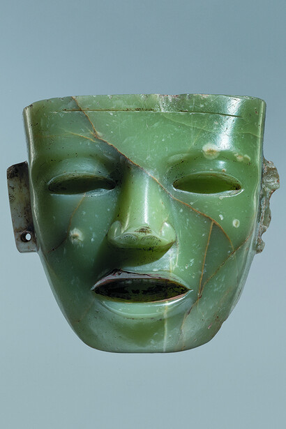 Anonimo. Maschera litica da Teotihuacan (Messico), IV-VI sec.  d.C. travertinite. Firenze, Gallerie degli Uffizi, Tesoro dei Granduchi