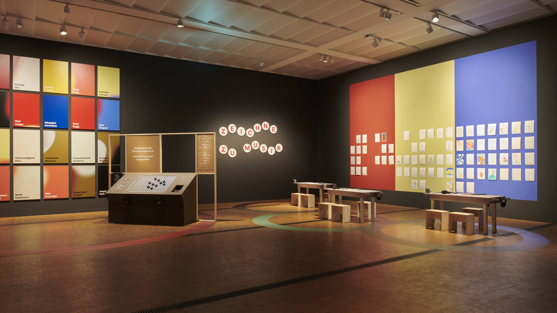 Various artists, Pictures for all senses, exhibition view. Courtesy of Museum Rietberg